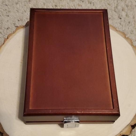 Lovely Set of 3 Wood Look Wine Stoppers in Box - Picture 3 of 6